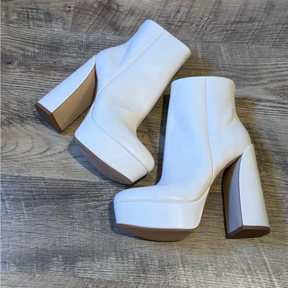 Guess White Chunky Heel Boots